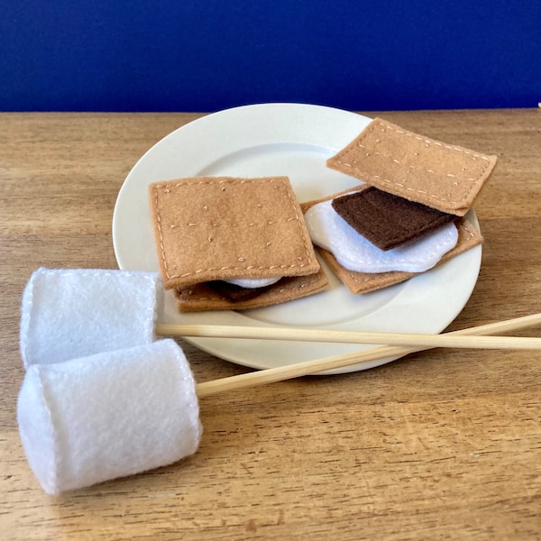 Felt S’mores Set | pretend play | camp out