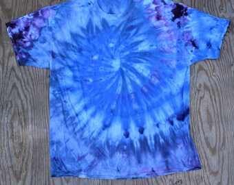 Spinning ~ Ice Dye Spiral Tie Dye T-Shirt (Fruit of the Loom Schwere Baumwolle HD Größe 2XL) (OOAK) TD-232