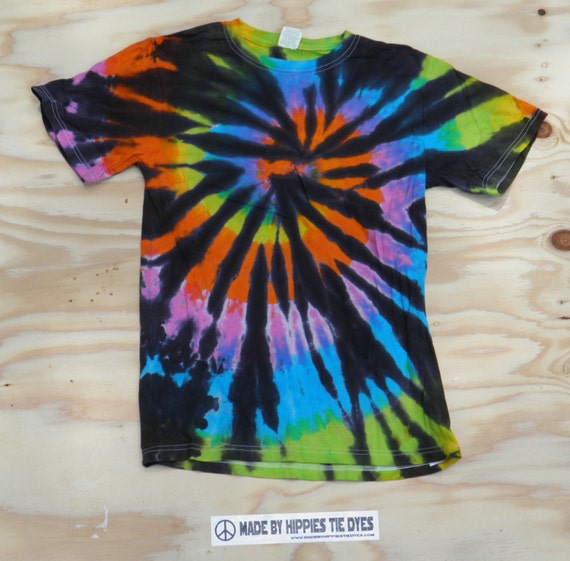 How To Make a Black Spiral Tie Dye T-shirt 