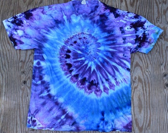Royally Swirled ~ Ice Dye Spiral Batik T-Shirt (Fruit of the Loom Schwere Baumwolle HD Gr. XL) (OoAK) TD-210