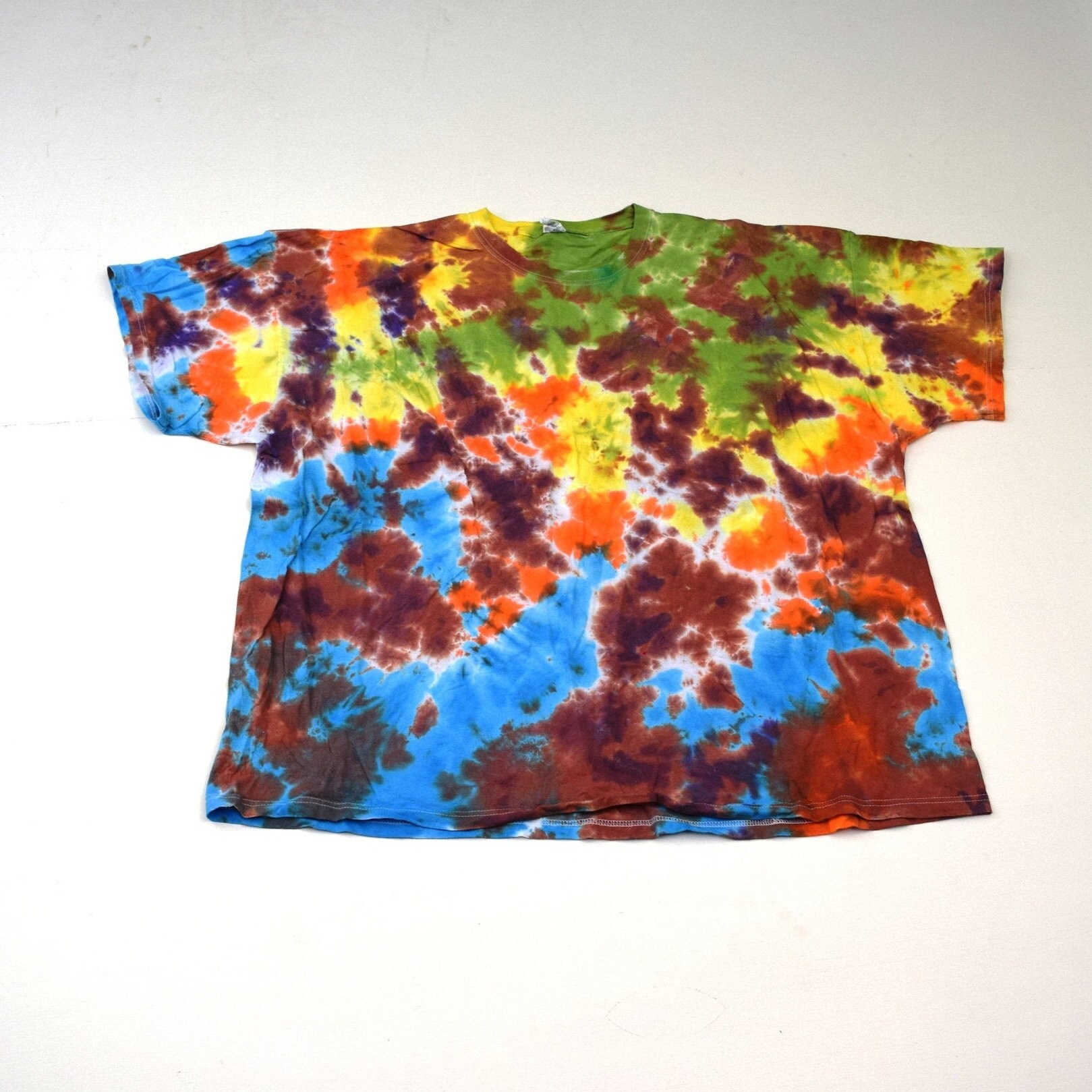 コズミックバッチ #84 ~ タイダイ スクランチ Tシャツ (Jerzees