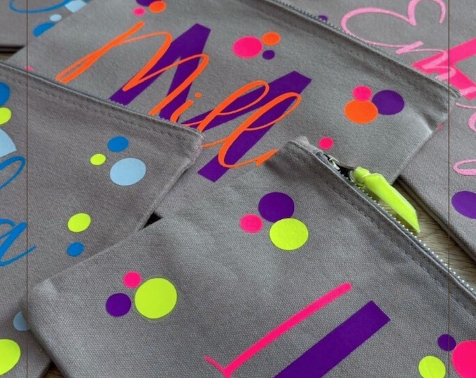 Personalized toiletry bag in a confetti design | Bright and unique | Gift for teenagers and children | Cosmetic bag | 28x20