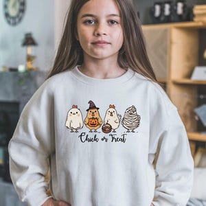 Sudadera infantil de Halloween con pollito o golosina, camiseta juvenil divertida de pollo, camiseta infantil para amantes de los pollos, camiseta de Halloween de pollo fantasma, camiseta juvenil fantasma