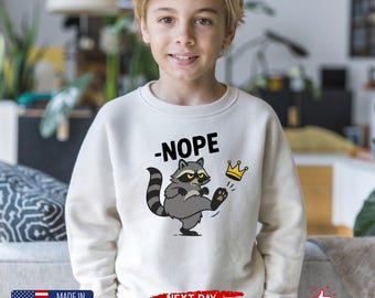 Felpa per ragazzi "No Kings in America Raccoon", abbigliamento per bambini dedicato alla giustizia sociale, maglietta per bambini con scritta "Raccoon Protest", abbigliamento politico per bambini