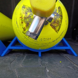 Scuba Tank Holder: Secure, Stackable Design