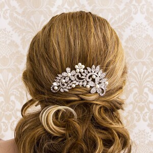 Floral perla boda peine de pelo, pieza de pelo nupcial con perlas y cristales