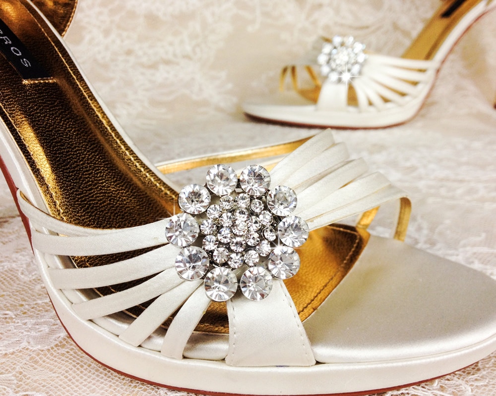 FOYTOKI Jeweled Shoe Clip Shoebuckle Charms Bow Shoe Clips Cloth Shoe Clips  Rhinestones Shoes Clip Wedding Shoe Clips Shoe Decoration Rhinestones