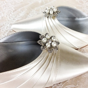 Bridal Shoe Clips, Wedding Shoe Clips, Rhinestone Shoe Clips, Bridesmaids Shoe clips, Wedding Shoes embellishments