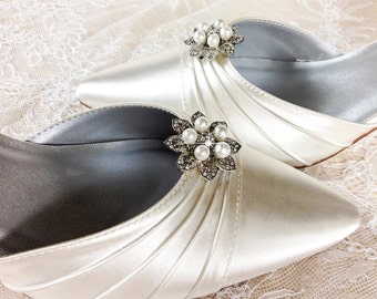 Bridal Shoe Clips, Wedding Shoe Clips, Rhinestone Shoe Clips, Bridesmaids Shoe clips, Wedding Shoes embellishments