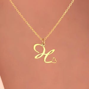 Collar con letra inicial para el día de San Valentín / Collar con inicial de corazón de plata / Regalos de joyería con letra para esposa caliente / Collar de regalo para el día de la madre para mujeres