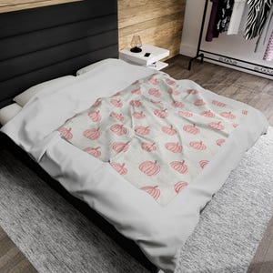 Pink Pumpkin Fall Coquette Cute Farmhouse Halloween Velveteen Plush Blanket