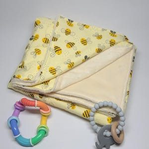 Bee Baby Blanket Baby Shower Gift  Boy Gift Girl Gift Toddler blanket