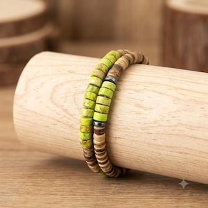 Set van 2 elastische armbanden gemaakt van natuurlijke kokosnoot en gele jaspis.