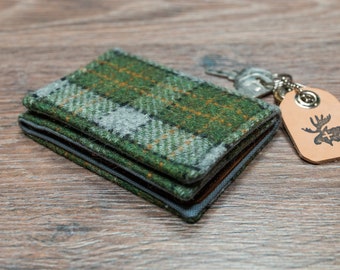 Wallet -  green vintage plaid