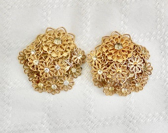 Vintage 1960s Gol Tone Trembling Daisies Clip Earrings