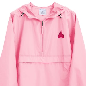 Besticktes rosa Schloss | Champion Packbare Jacke | Magischer Style für jedes Abenteuer