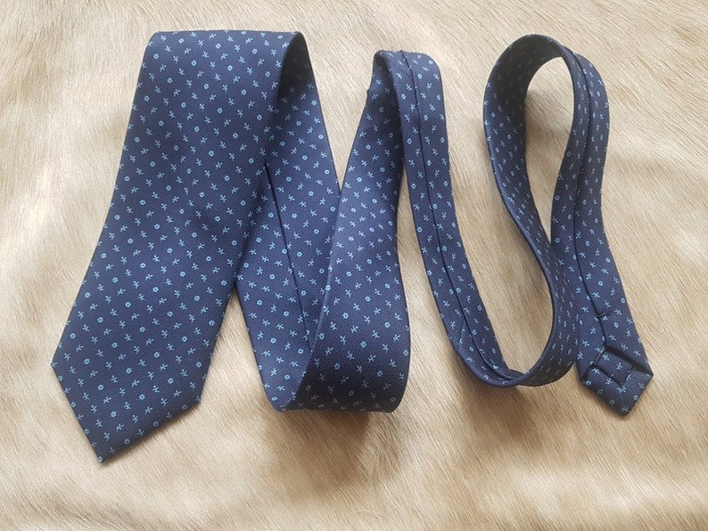 E MARINELLA vintage hand-woven 5 Fold silk tie.