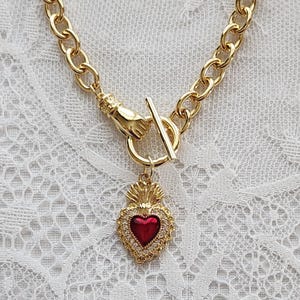 Colar com pingente de sagrado coração e fecho de mão vitoriano - O pingente de inspiração vintage mais amado, presente delicado. Escolha sua corrente favorita.
