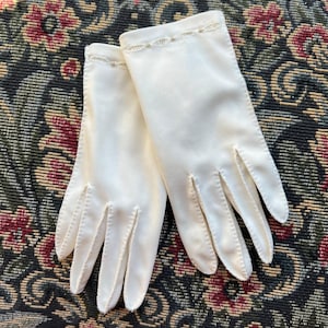 Vintage 1950s White Cotton Dress Gloves With Pearl Detail | Mid Century Formal Gloves