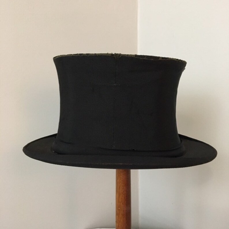 opera top hat