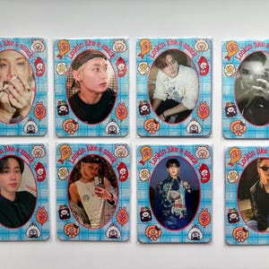 Stray Kids koreanischer Street Food Snack Fotokartenhalter | 3”x4” SKZOO “Lookin’ Like a Snack” K-pop PC Halter + Fanmade Fotokarte