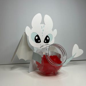 Decoración de fiesta Lightfury SVG, recuerdo de fiesta de Cómo entrenar a tu dragón, porta caramelos Lightfury, papercraft, archivo de corte Cricut SVG para cumpleaños