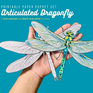 Puede incluir: Un letrero de madera rústico con el texto "Welcome to our home" en estilo manuscrito. El letrero es rectangular, con un acabado envejecido y un diseño sencillo y acogedor, apto para interior o exterior.