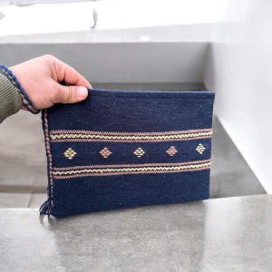 Boho-inspirierte handgewebte Clutch-Tasche für den täglichen Gebrauch, Reisen & besondere Anlässe, umweltfreundlich, handgefertigter Baumwoll-Handgelenkbeutel, künstlerisches Design