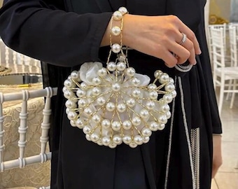 Handmade Pearl Beaded Clutch: Elegant Shell Bridal Handbag