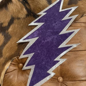 Parche grande (15") de rayo de Grateful Dead. Parche termoadhesivo para tu prenda. Hecho a mano y único. Terciopelo arrugado morado intenso.