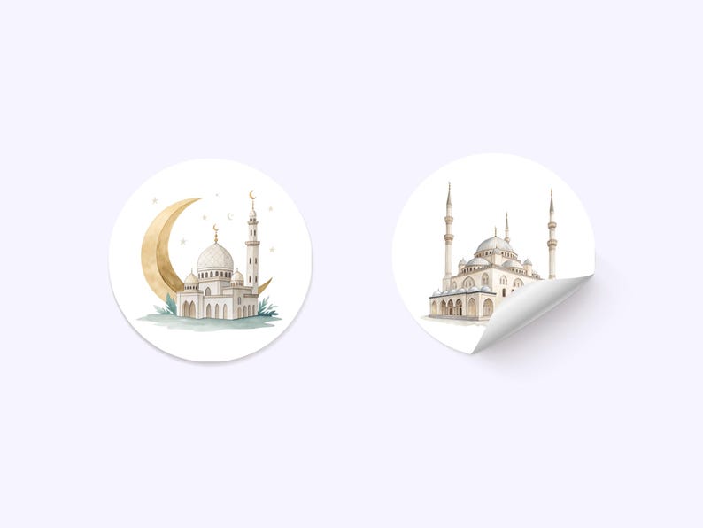 Pode incluir: Dois adesivos redondos com fundo branco. O primeiro adesivo apresenta uma mesquita branca com uma lua crescente dourada e estrelas. O segundo adesivo apresenta uma mesquita branca com dois minaretes.
