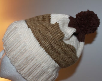 Knit hat in brown and beige