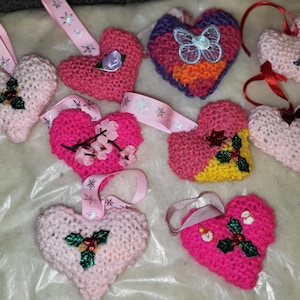 Mini coeur en tricot, coeur à suspendre, décoration de porte, décoration d'arbre, cadeau pour un être cher, fête des mères, carte de visite