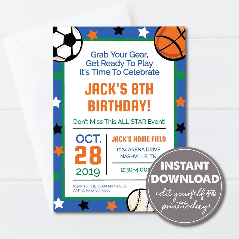 Pu&ograve; includere: Un invito di compleanno blu, verde, arancione e bianco per l'ottavo compleanno di Jack. L'invito presenta una palla da basket, una palla da baseball e un pallone da calcio. Il testo recita "Jack's 8th Birthday!" e include la data, l'ora e il luogo della festa. L'invito include anche il testo "Download istantaneo, modifica tu stesso e stampa oggi!"