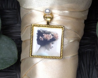 Bouquet Charm Antique Gold Photo Frame Square Wedding Memory Keepsake