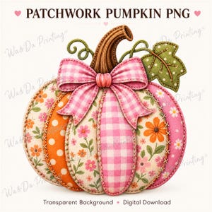 Könnte beinhalten: Eine digitale Illustration eines Patchwork-Kürbisses mit verschiedenen Stoffmustern, darunter rosa Vichy-Karo, orangefarbene Punkte und Blumenmuster. Eine große rosa Vichy-Schleife sitzt oben, ergänzt durch einen braunen Stiel und ein grünes Blatt mit weißen Punkten.