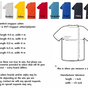 Op de afbeelding: Een tabel met verschillende kleuren T-shirts met maatgegevens in inches. De tabel bevat de volgende maten: 12 maanden, 18 maanden, 2 jaar, 3 jaar en 4 jaar. De tabel bevat ook de volgende kleuren: wit, grijs, geel, oranje, rood, turquoise, koninklijkblauw, marineblauw en zwart.