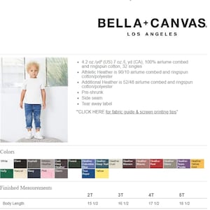 Puede incluir: Una camiseta de punto blanco para ni&ntilde;o peque&ntilde;o con costura lateral y etiqueta extra&iacute;ble. La camiseta est&aacute; hecha de 100% algod&oacute;n peinado y hilado en anillo. La camiseta est&aacute; disponible en tallas 2T, 3T, 4T y 5T. La camiseta se muestra en un ni&ntilde;o peque&ntilde;o que lleva pantalones vaqueros azules.