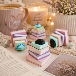 Bücherstapel Klicker | Niedlicher 3D Fidget Klicker | Bücherliebe | Book Lover Geschenk | Sensorisches Schreibtischspielzeug