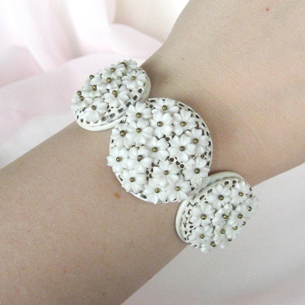 Vintage 50's White Floral Bracelet - Clamper Style - Wedding Jewelry