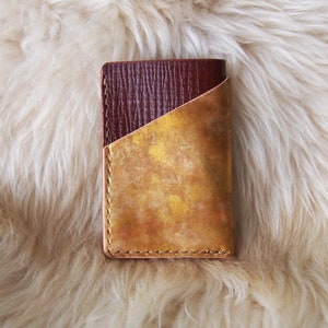 Cartera de cuero minimalista, tarjetero de tres bolsillos, funda para tarjetas de cuero curtido vegetal, elegante funda para tarjetas, billetera de cuero italiano de grano completo