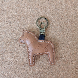Enamel Metal Horse Keychain For Women - Animal Pendant Charm For Purse, Car Keys, Handbag Decor