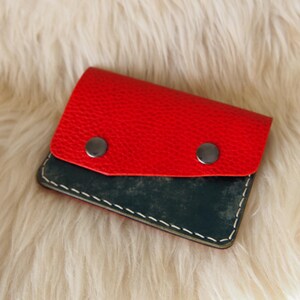 Portafoglio con chiusura a bottone automatico rosso - Borsa in pelle italiana realizzata a mano con pelle conciata al vegetale, porta banconote a busta, porta soldi da donna
