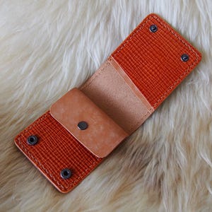 Cartera marrón elegante: tarjetero plegable y bolsillo para monedas combinados, billetera de cuero delgada, billetera horizontal, billetera con broche en el bolsillo frontal, regalo para él