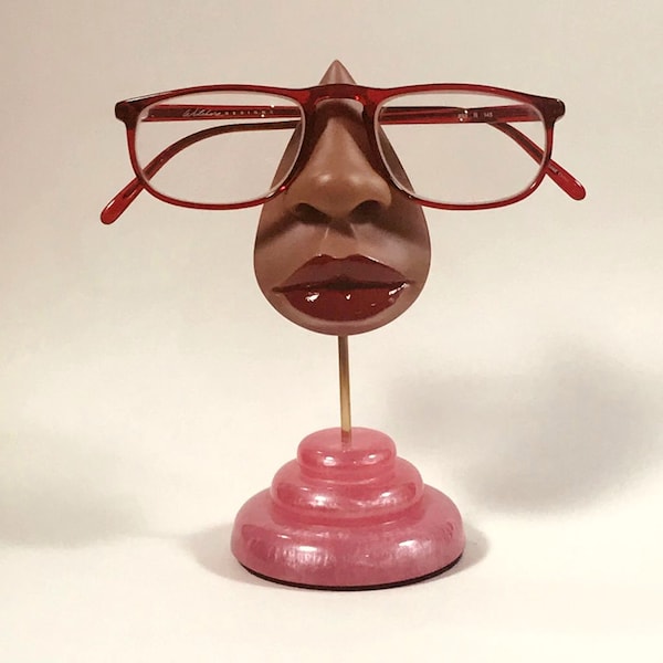 nose eyeglass stand medium brown skin tone