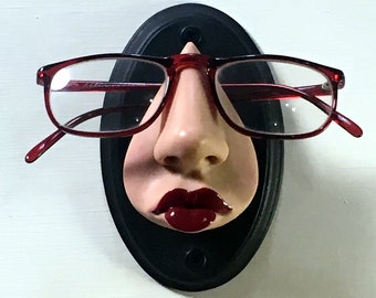 Red Lips Eyeglass Display Wall Mount