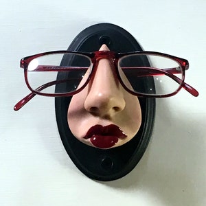 Red Lips Eyeglass Display Wall Mount
