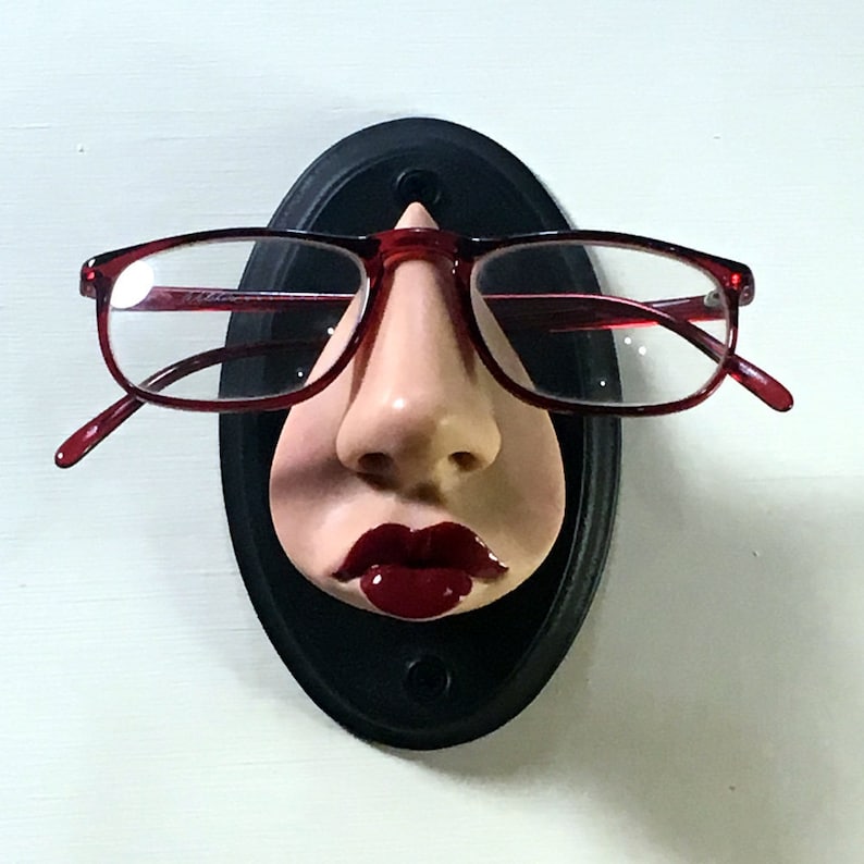 Red Lips Eyeglass Display Wall Mount image 1