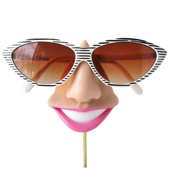 Smiling Eyeglass Holder, Nose Sunglasses Display, Eyewear Display 