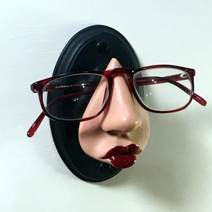 Red Lips Eyeglass Display Wall Mount imagem 5